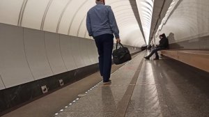 Метро Москва | Станция метро Достоевская прибывает метропоезд 81-717/714 Номерной