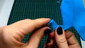 Как сложить дракона, машущего крыльями.