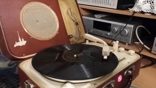 Хорошая старая песня! 50е годы, СССР....