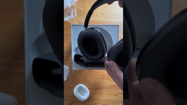 Unbox + Setup AirPods Max Space Gray