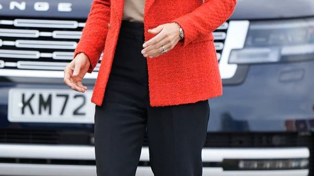 КЕЙТ МИДДЛТОН ИМИТИРУЕТ ОБРАЗ СТИВА ДЖОБСА - КОРОЛЕВСКИЕ НОВОСТИ смотреть онлайн