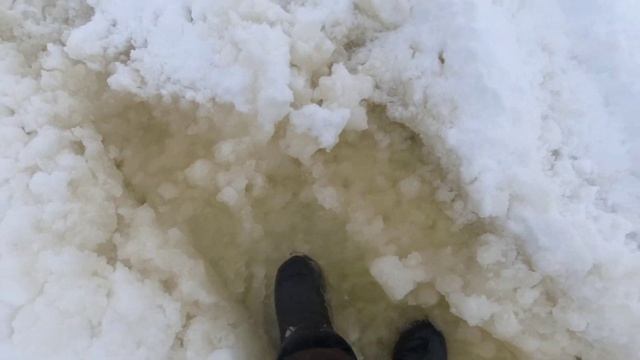 Застрял на снегоходе 2 раза за день. смотреть онлайн