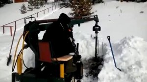 Закручивание винтовых свай зимой ямобуром (сваякрутом) Тулпар.