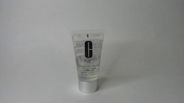 The Clinique Dramatically Different Hydrating JELLY Review! смотреть онлайн