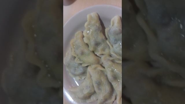 Салат с капустой, суп с сельдереем, вареники с черной смородиной - обед. смотреть онлайн