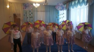 Я иду по лужам