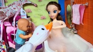 КУПИ МАМА ГУСЯ? ИЗ ТИК ТОКА! Катя и Макс веселая семейка смешные куклы сериал Даринелка ТВ