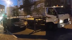 Эвакуация автомобилей зрителей Самарского театра оперы и балета.