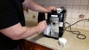 Промывка и обслуживание молочной ёмкости кофемашины DeLonghi Magnifica ECAM22.360.S