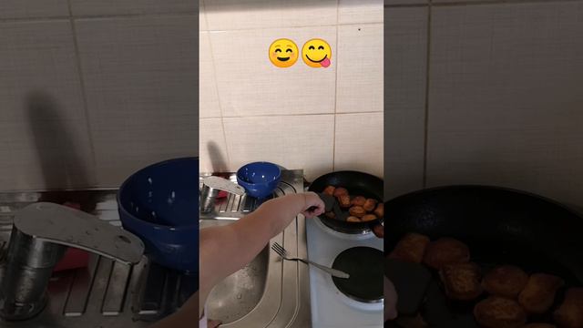 Милая помогашка маленькая🤭