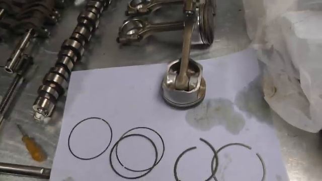 Поменяй колпачки,кольца,ну а потом уже капиталка.MITSUBIHI LANCER 4G18 смотреть онлайн