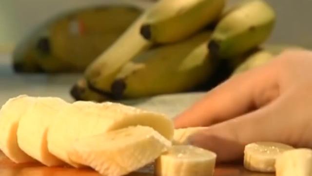 ЧТО БУДЕТ ЕСЛИ СЪЕДАТЬ ПАРУ БАНАНОВ В ДЕНЬ! смотреть онлайн