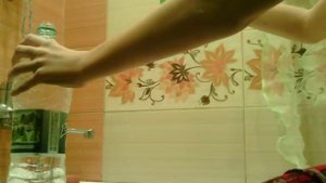 Научный фокус с водой, который можно показать друзьям.