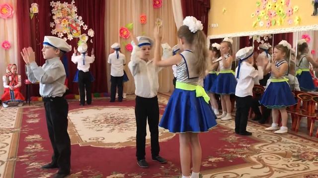 Ты морячка, я моряк.