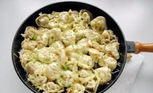 ПЕЛЬМЕНИ ЖАРЕНЫЕ ПОД СЫРОМ