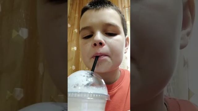 Молочный коктейль с кокосовой добавкой?.