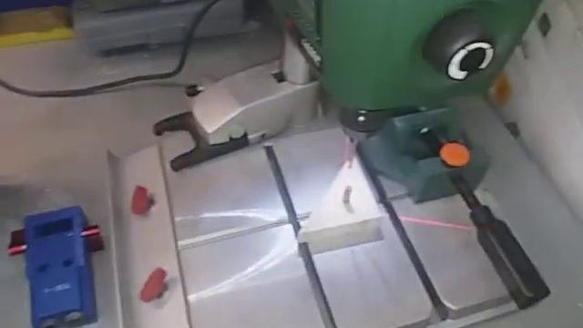 Косой шуруп из простого самореза.