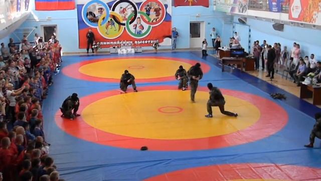 Показательное выступление сотрудников . смотреть онлайн