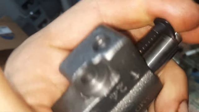 Приехал менять маслосъемные колпачки. А тут сюрприз. смотреть онлайн