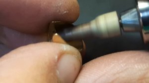 Изготовил крест из зеленого золота