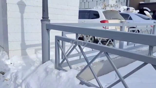 В Южно-Сахалинске загорелось здание бывшего комплекса "777" - 2 смотреть онлайн