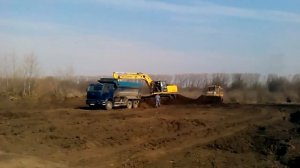 Чернозем. Погрузка чернозёма в Киевской области