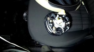 VW Polo Sedan 2016 разборка салона для установки сигнализации, снятие подушки водителя.