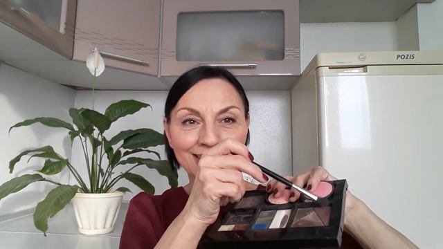 Тушь для ресниц. Как сделать из черной цветную?