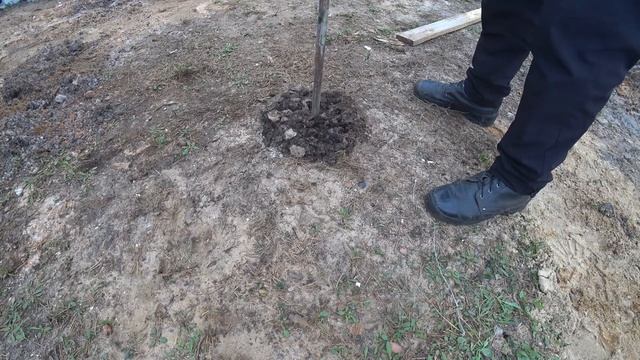 Как сделать земляной бур своими руками (How to make an earth drill with your own hands) смотреть онлайн