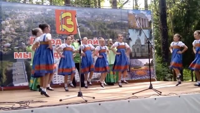 анс. "Русские напевы" - "Поружка параня" день города 2015 (Клуб им. Фрунзе)