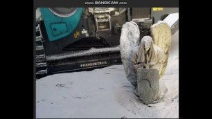 Загадочную статую ангела выкопали в Якутии