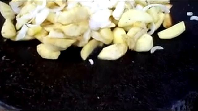 Приготування апетитної картоплі на диску. Приготовление аппетитного картофеля на диске. смотреть онлайн