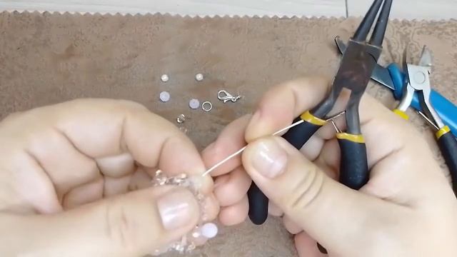 Воздушное колье из бисера, жемчуга и сколов натуральных камней. Как его вяжу я. Мастер-класс ч.2