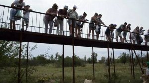 Посетители парка участвуют в фото-сессии в Сафари ! Тайган .Крым