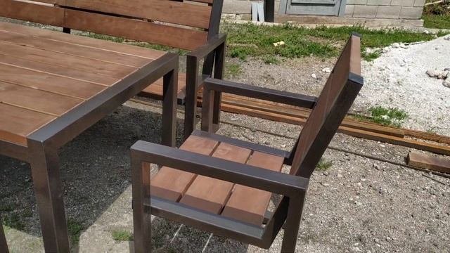 Самый популярный комплект садовой мебели в стиле лофт.