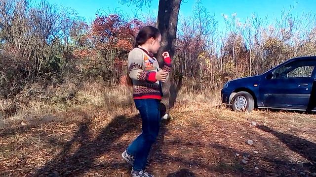 Танцы осенью в лесу смотреть онлайн