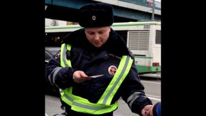 Штраф за разговор по телефону в пробке. Дожились.