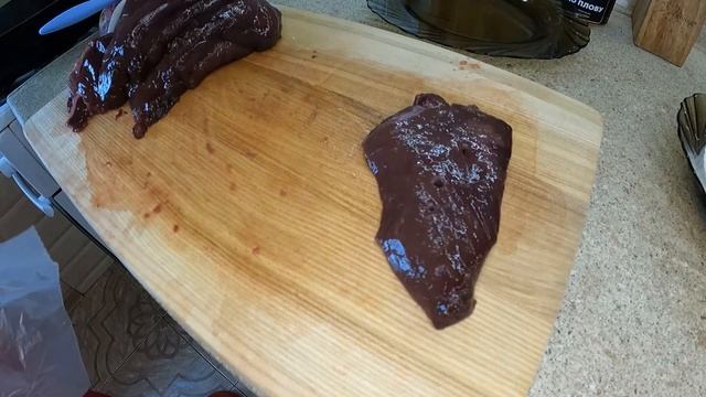 Жареная ГОВЯЖЬЯ ПЕЧЕНЬ с луком на сковороде! смотреть онлайн