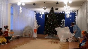 Умка в гостях у ребят сцены новогоднего утренника