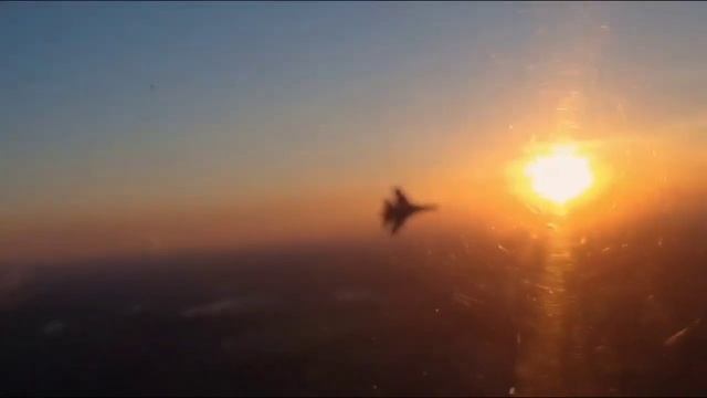 Коли звучить повітряна тривога. Іван Ганзера Наталя Фаліон та Лісапетний батальйон. Прем'єра пісні смотреть онлайн