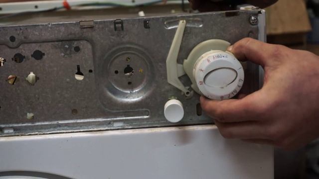 Как снять командоаппарат со стиральной машины Beko. Видео №41
