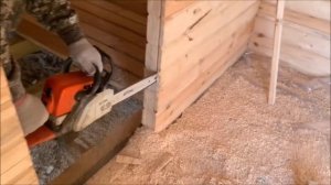 Установка двери под усадку в бане из профилированного бруса
