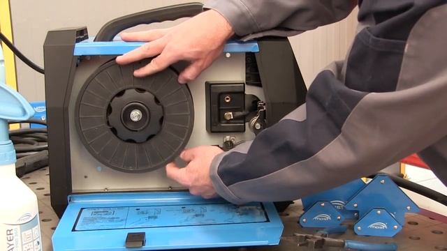 Multifunctionele MIGMAG TIG MMA inverter 200A смотреть онлайн