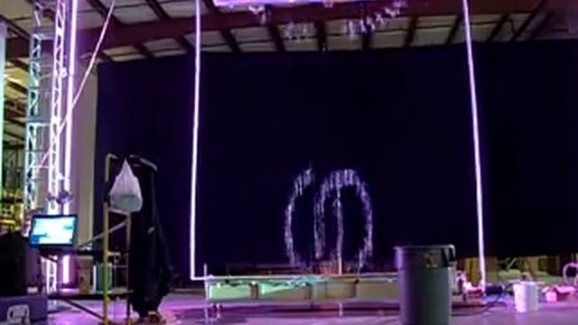 Лазерная проекция на воду.flv смотреть онлайн