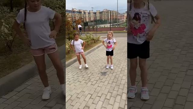 Девочки показывают "танцы"😃🥰Таисия в эфире❤️