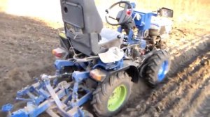 Пахота самодельным минитрактором из мотоблока на полтора га земли Плуги разные