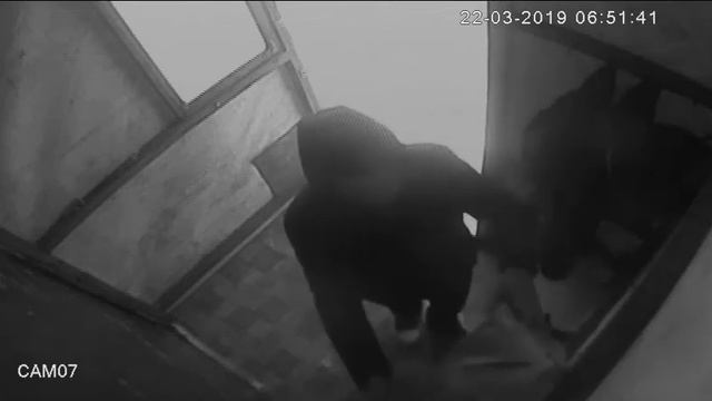 Шок! Как могут легко вскрыть ваш дом или дачу. Ключ под ковриком? Подробности в описании.