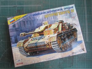 Немецкое самоходное штурмовое орудие StuG IV (1/35)