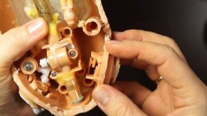 Как ПОЧИНИТЬ Куклу БЕБИ БОН?! Ремонт руки! Ремонт ноги! РАСПИЛ Куклы! ЧТО ВНУТРИ Baby Born ?