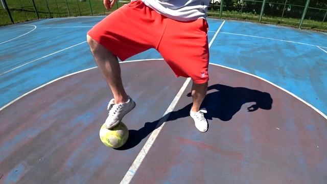 Упражнения для развития футбольной техники / 1 способ — 4 варианта смотреть онлайн